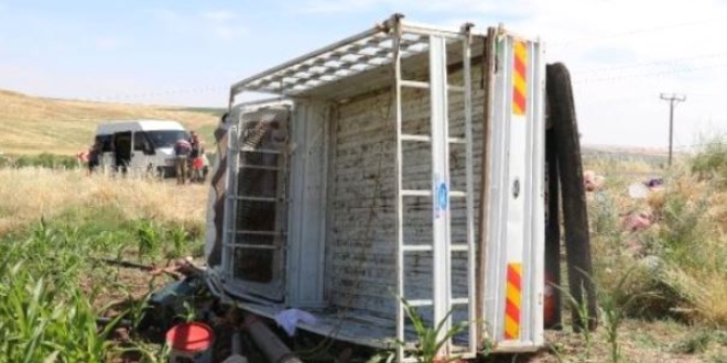 Tarım işçilerini taşıyan pikap devrildi: 1 ölü, 34 yaralı