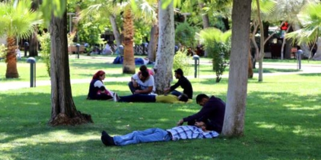 Şanlıurfa'da sıcak hava yaşamı olumsuz etkiliyor