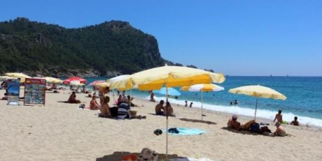 Bayram bitti plajlar turistlere kaldı