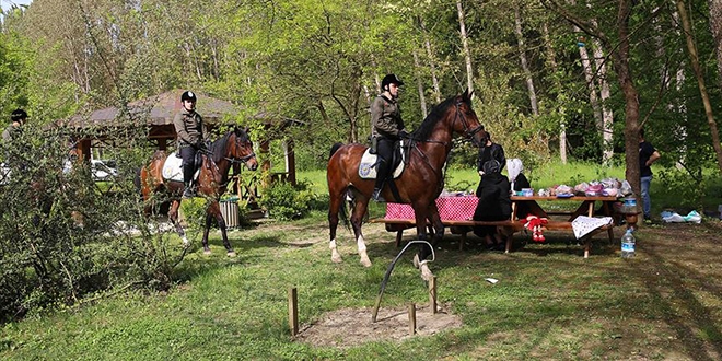 Belgrad Ormanları'na atlı koruma ekibi