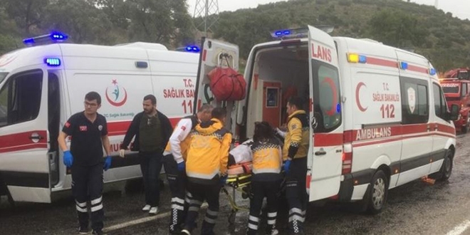 Yolcu otobsleri kazaya kart: 20 yaral