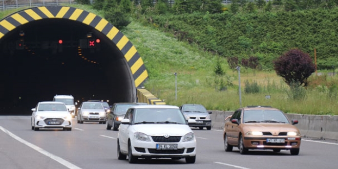 Bayram tatilinde Bolu Dağı'ndan 710 bin araç geçti
