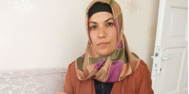 İlçenin ilk kadın muhtarı mazbatasını aldı