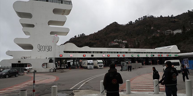 Bayram tatilinde Sarp'tan 231 bin yolcu geçti