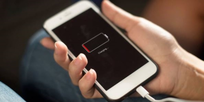 iPhone'lardan Lightning girişi kaldırılıyor