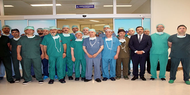 Aynı anda 5 hastaya karaciğer nakli operasyonu başladı
