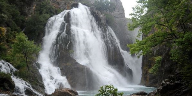 Antalya'nın gizli cenneti: Uçansu Şelalesi