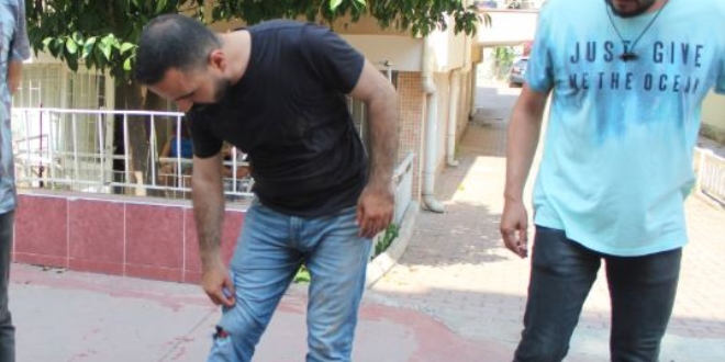 Kapkaç şüphelisi komiserin elinden kurtulamadı