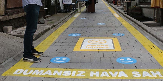 Bolu'da bir sokak 'dumansız hava sahası' ilan edildi