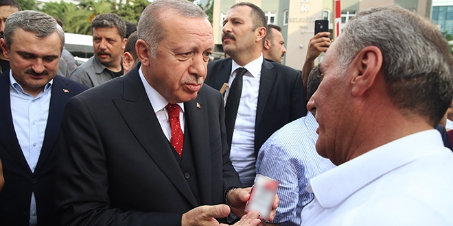 Sigara paketi Erdoğan'ın gözünden kaçmadı
