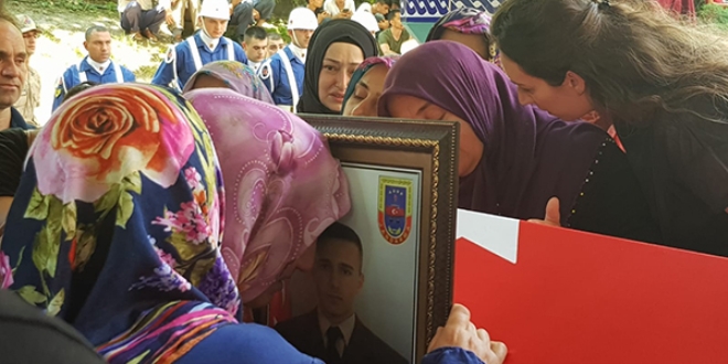 Kazada hayatını kaybeden uzman çavuş toprağa verildi