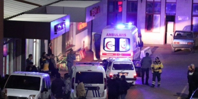 Zonguldak'ta iki otomobil arpt: 8 yaral