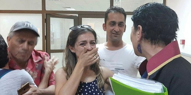 Kendisini boğmaya çalışan sevgilisini öldüren kadın tahliye edildi