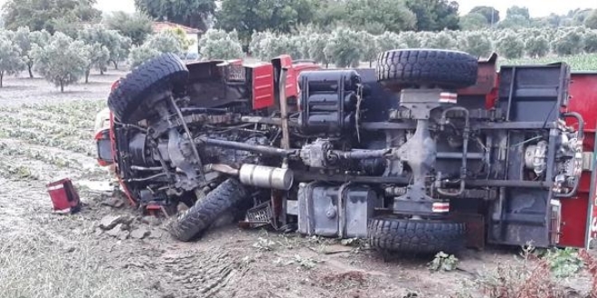 Orman iletme arac tarlaya utu: 3 personel yaral