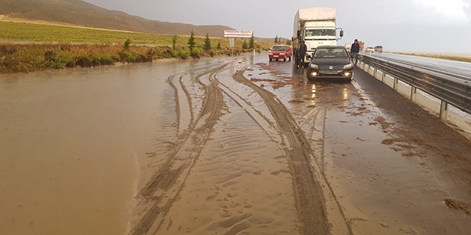 Aksaray-Ankara kara yolu trafie kapand