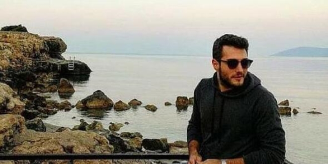 niversiteli Mert mezuniyet partisinde ld