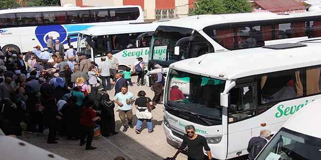 Sivaslılar oy kullanmak için İstanbul'a gitti