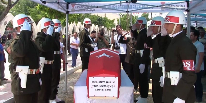 Hayatını kaybeden uzman çavuş toprağa verildi