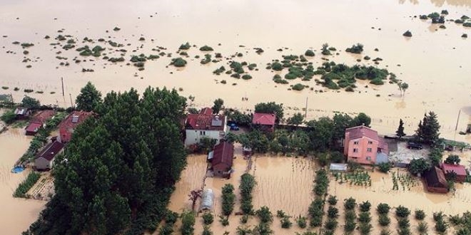 Samsun'da ev ve tarım arazileri su altında kaldı