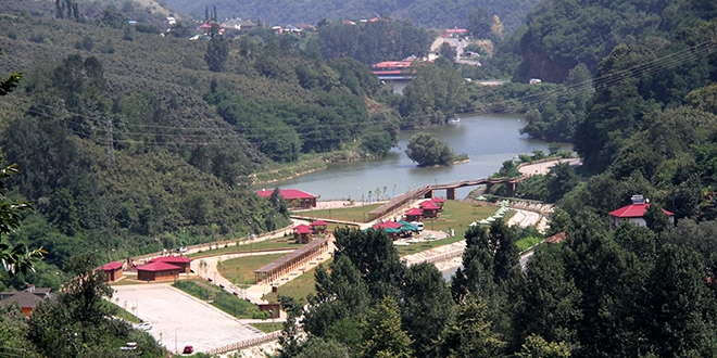 Sera Gölü yerli ve yabancı turistleri bekliyor