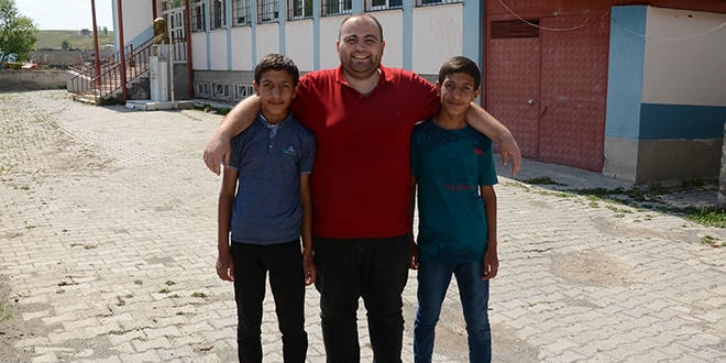 İkizlerin LGS başarısının sırrı 'kitap kurdu' olmak
