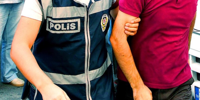 Aralarında sağlık personeli ve öğretmenlerin de olduğu çete çökertildi