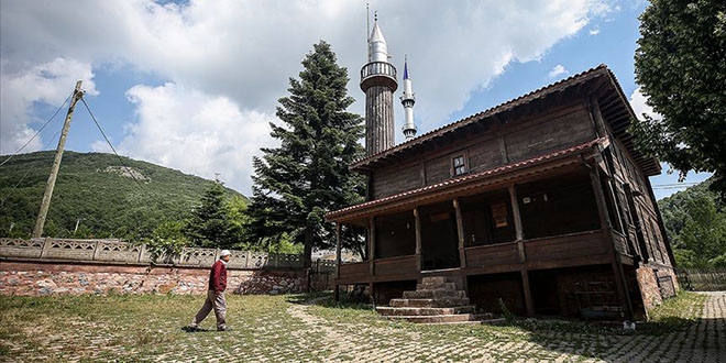 'Çivisiz cami' yıllara meydan okuyor