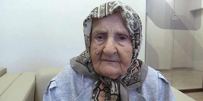 Emekli öğretmen kızları adına okul yaptıracak