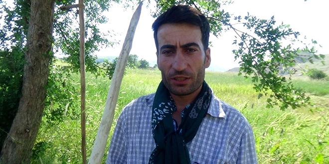 Atanamad, kzgn gne altnda trpan sallyor