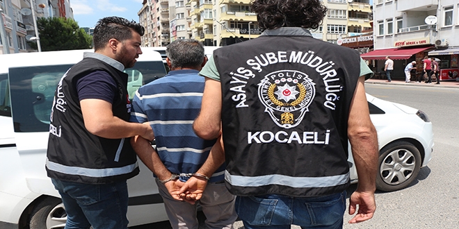 Çaldığı tavukları sivil polise satmaya çalışırken yakalandı