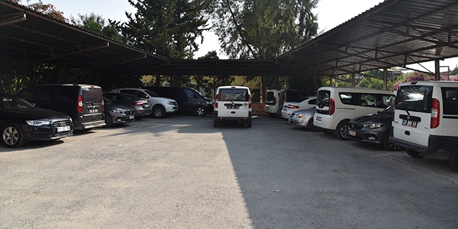 Başkan, müdürlerin makam araçlarını havuza çekti