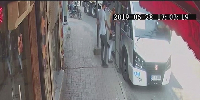 Dolmuşta hırsızlık yaptı, 'Tövbe etmiştim dayanamadım' dedi