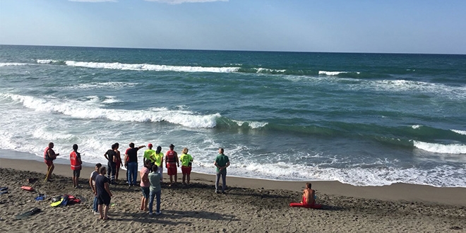 Kocaali sahilinde denize giren gen suda kayboldu