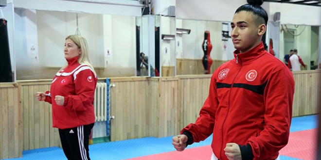 Dünya şampiyonasına 'anne şefkati' ile hazırlandı