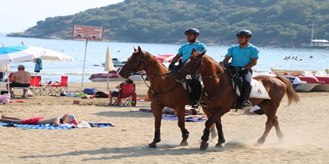 İzmir sahillerinde 'atlı jandarma' dönemi