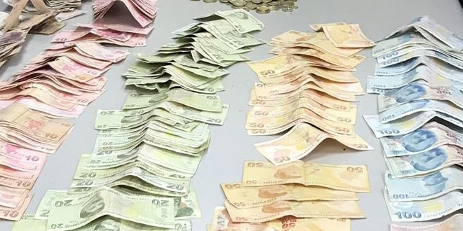 Dilenciden çıkan para 'bu kadar da olmaz' dedirtti