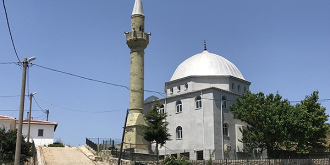 'Hatra olsun' diye minareyi adaya tadlar