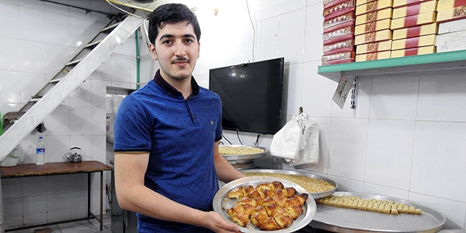 Suriyeli tatlc Trklerden tatl paras almyor