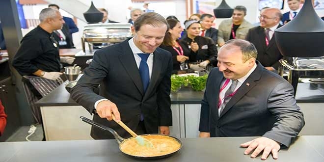Bakan Varank, Rus mevkidaşına 'menemen' ikramı