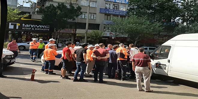 Sivil polis memuru ile parkomat görevlisi kavga etti
