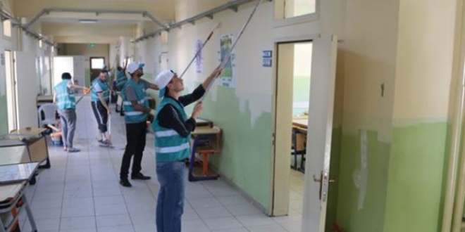 Okulların onarımı hükümlülere emanet