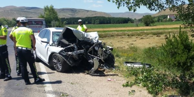 Sivas'ta trafik kazası: 2'si emekli öğretmen, 4 yaralı