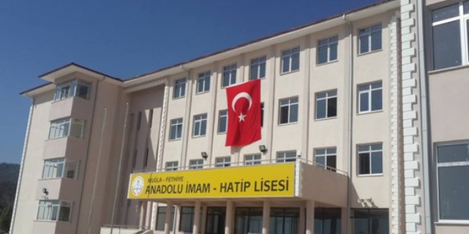 Aynı okuldan 33 öğretmenden 14'ü merkeze alındı