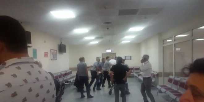 Hasta yakınları acil servisi birbirine kattı