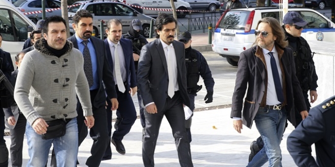 Darbe başarısız olunca Sikorsky ile Yunanistan'a kaçtılar