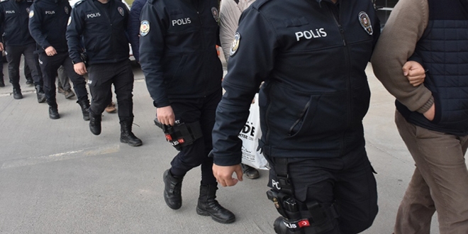 Mahrem askeri yaplanma operasyonunda 4 tutuklama