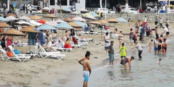 Temmuz ayında Kuşadası'nda yağmur süprizi