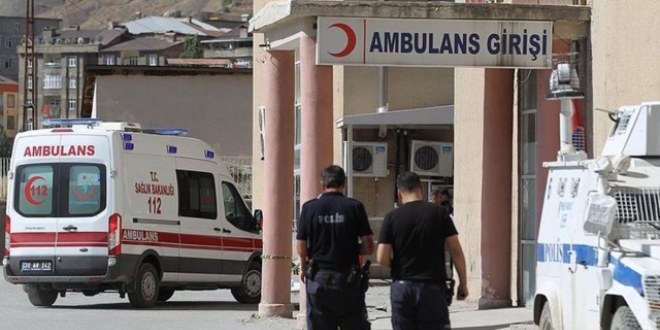 Hakkari'den acı haber: 3 asker şehit , 1 asker yaralı