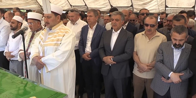 11. Cumhurbaşkanı Gül, cenaze törenine katıldı
