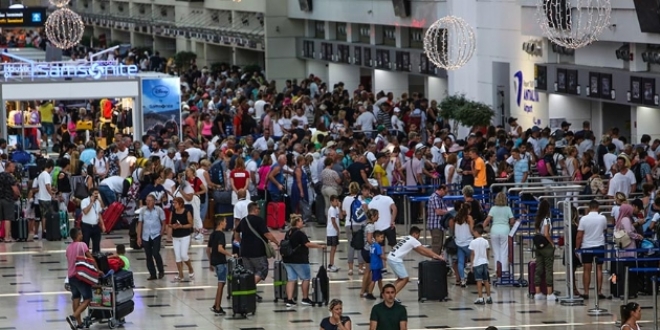 Antalya'da günlük ziyaretçi sayısında rekor